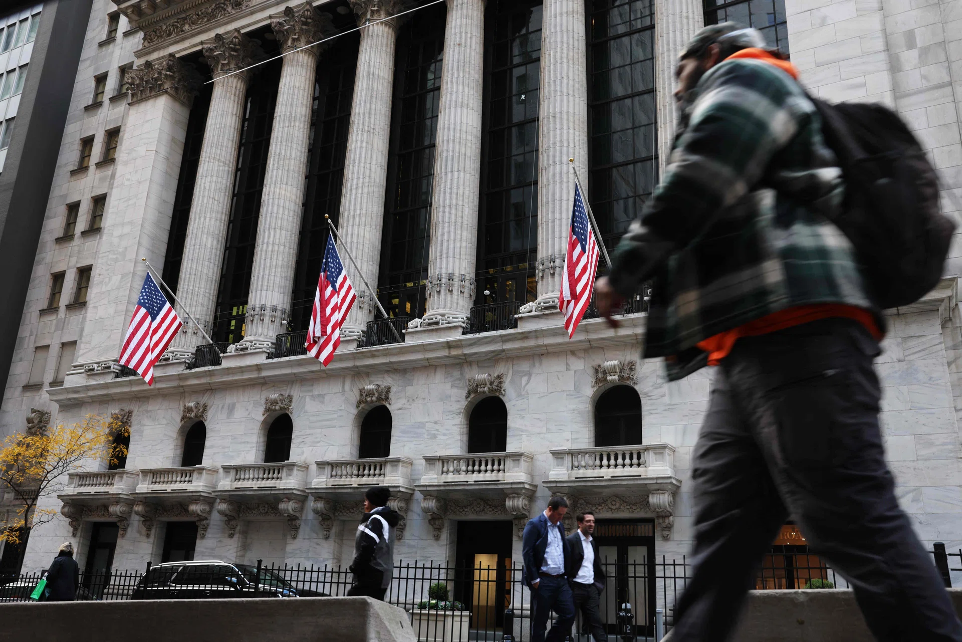 US: Wall Street tumbles as Nvidia slides, investors fret that Fed may ...