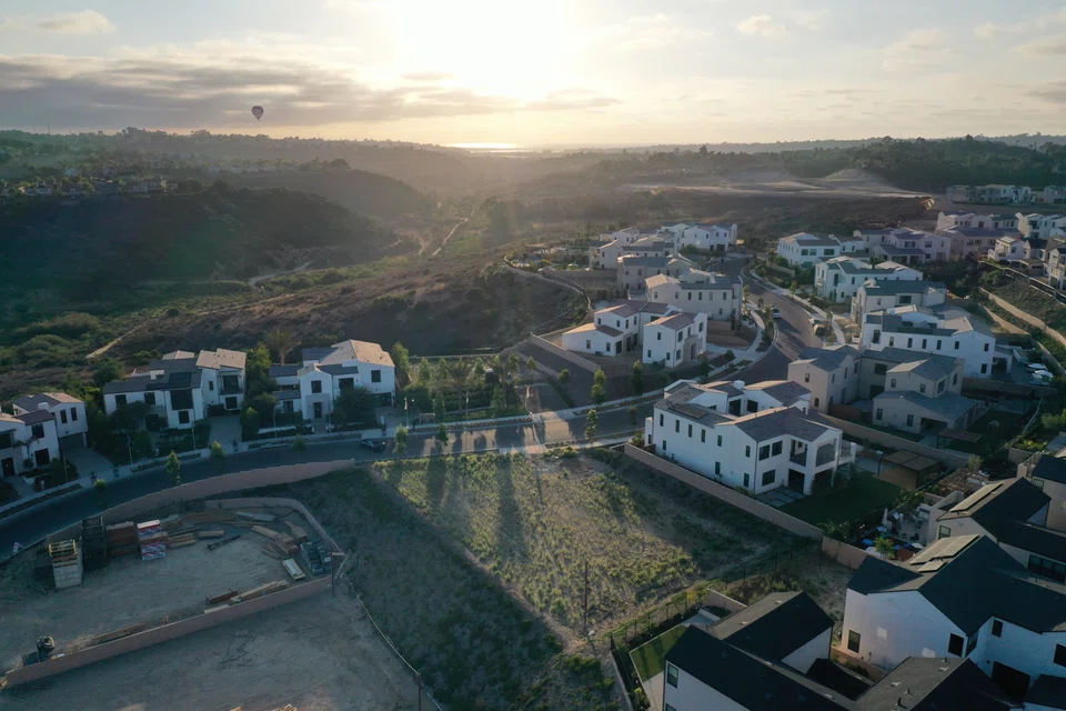 US single-family homebuilding dropped to an annualised 855,000 rate, the lowest since May 2020.