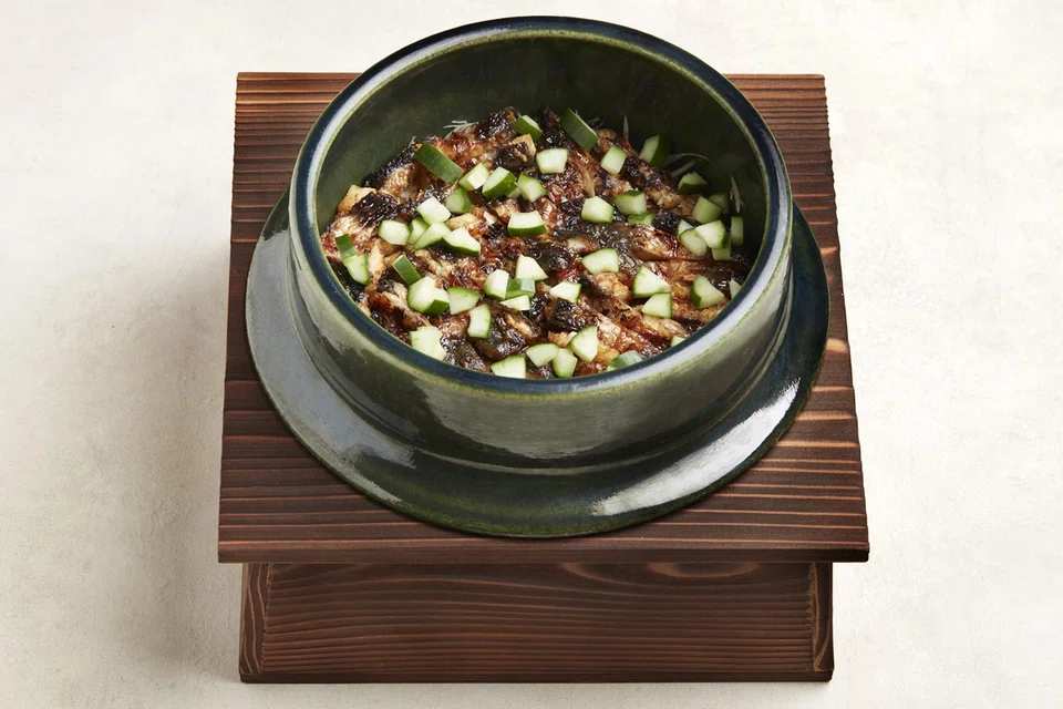 The main event: unagi rice in claypot.