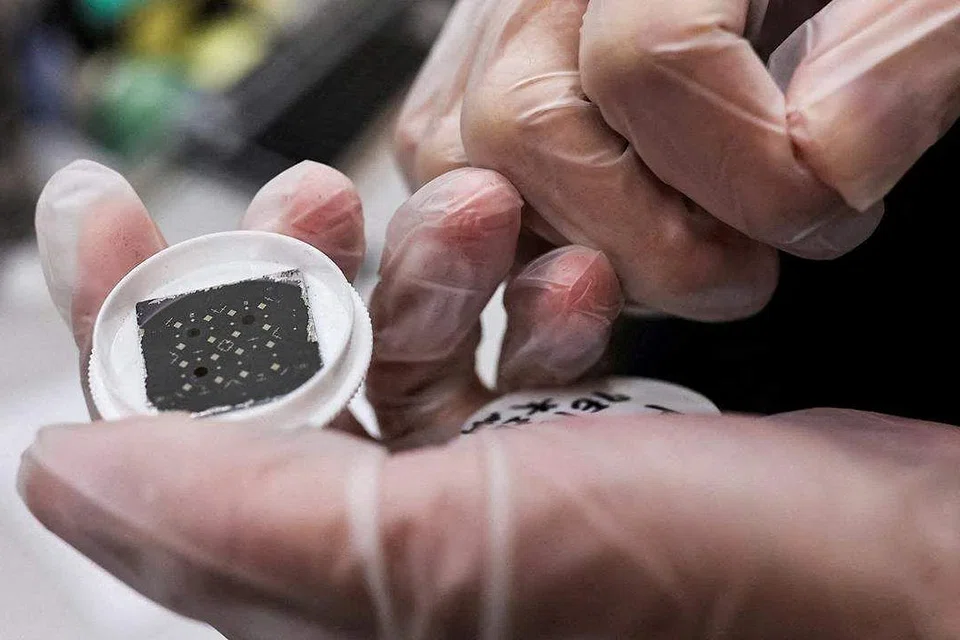 Singapore's factory output in May grew 13.8 per cent year on year, helped by a surge in semiconductor production, according to the Singapore Economic Development Board (EDB) on Friday (Jun 24). 