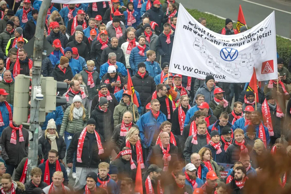 The pay hikes agreement hammered out by the IG Metall union averts fresh strikes at a time when Germany is struggling and is headed for early elections next year