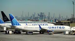 United Airlines' revenues edged up 1.7 per cent in the first quarter to US$15.2 billion.
