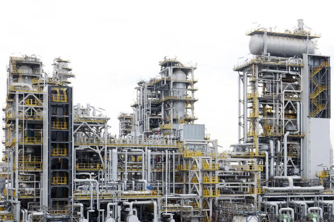 Neste’s refinery in Singapore refines sustainable aviation fuel and renewable diesel.