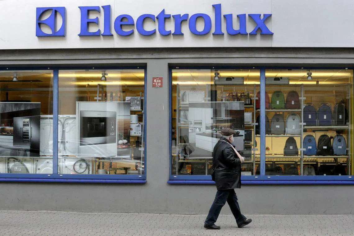 Electrolux reported an operating loss of 720 million kronor (S$90.07 million) compared with a year-earlier 256 million kronor loss.