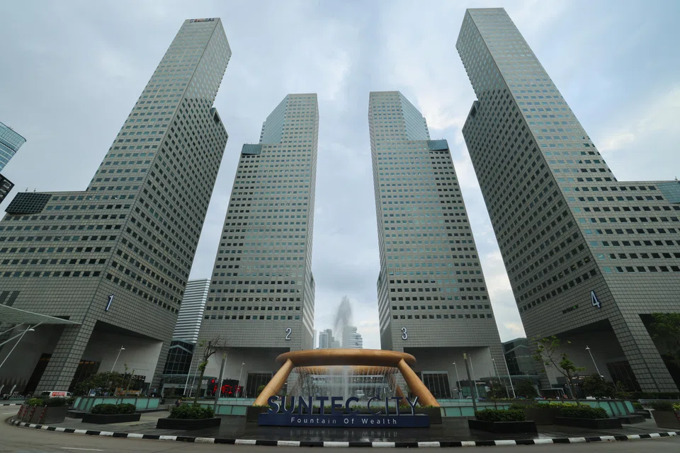 Suntec Reit and Acrophyte Hospitality Trust were the only S‑Reits that recorded positive price performance in March.. 