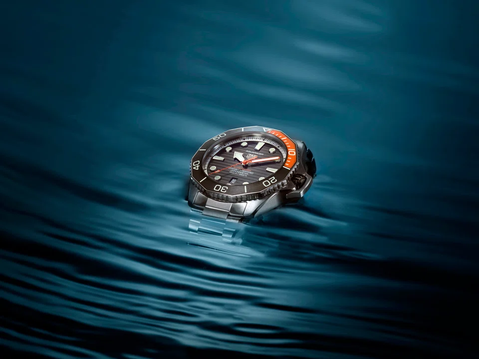 The Aquaracer Professional 1000 Superdiver is the ultimate dive watch.