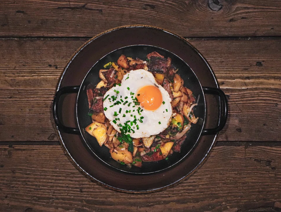 A local signature made of meat and potatoes, Tiroler Grostl is a delicious way of using up left-overs.