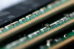 The industry confidence gauge encompasses manufacturers of semiconductors, displays and smartphones, major drivers of Korea’s exports. 