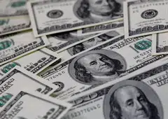 The FOMC minutes highlighted a more cautionary tone, that a balance is needed in considering the inherent risks of a rapid contractionary monetary policy. This resulted in a general decline in the perceived value of the US dollar. PHOTO: REUTERS