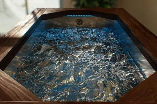 Ice baths not only help people recover from the stresses of modern life, but also offer environments conducive to socialising and networking.