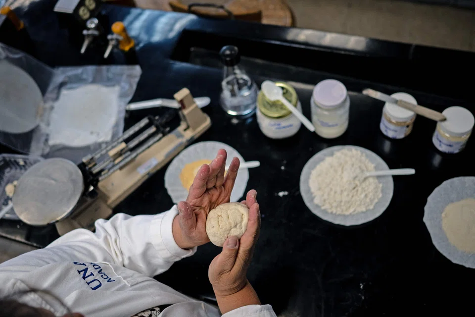 The wheat flour version developed by Gomez and her team contains probiotics – live microorganisms found in yoghurt and other fermented foods.