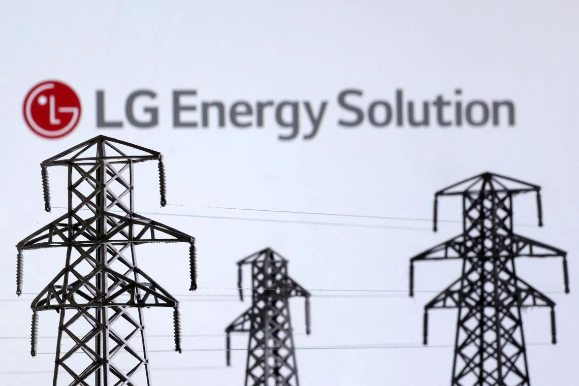 The Polish manufacturing unit of LG Energy Solution already indicated that its sales revenue from the east European country would likely drop by around a third this year to 26.5 billion zloty (S$9.03 billion). 
