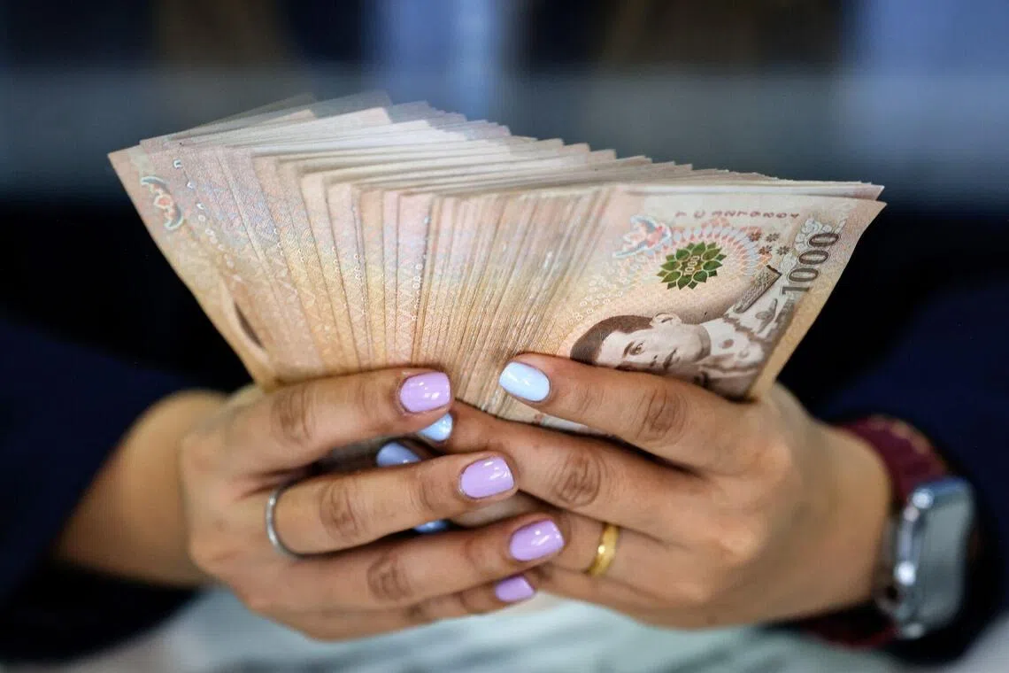 A baht that is too robust is said to be able to destroy Thailand's competitiveness. Businesses tend to prefer exchange rates that are weaker, rather than those that are strong. 