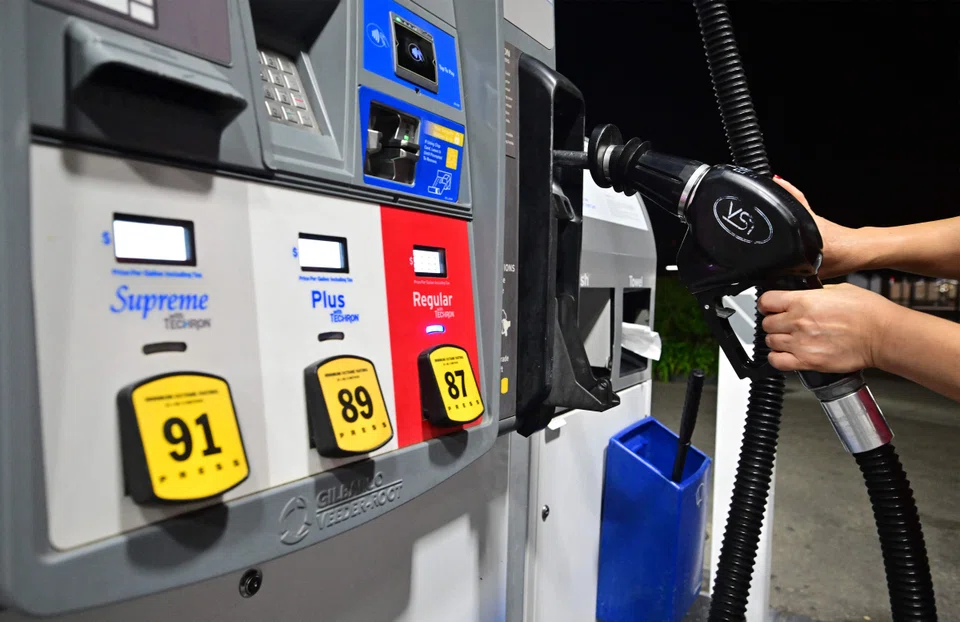 In the US, petrol prices accelerated in August, peaking at US$3.984 per gallon in the third week of the month.