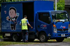 SingPost’s H2 operating profit for its Singapore postal and logistics segment falls 55.5% year on year to S$7.4 million, from S$16.6 million.