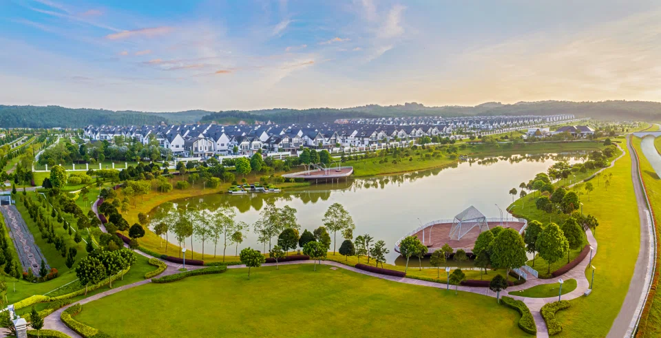 EcoSpring in the Tebrau Corridor is within easy reach of major highways such as the Eastern Dispersal Link Expressway, the North-South Highway and the Pasir Gudang Highway.