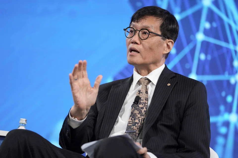 Bank of Korea governor Rhee Chang-yong says: “During the global financial crisis, the probability of negative growth was estimated at around 5%. Now, that likelihood has risen to nearly 14% on average.”
