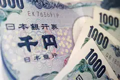 The yen swung between losses of 0.14 per cent and a gain of 0.85 per cent.