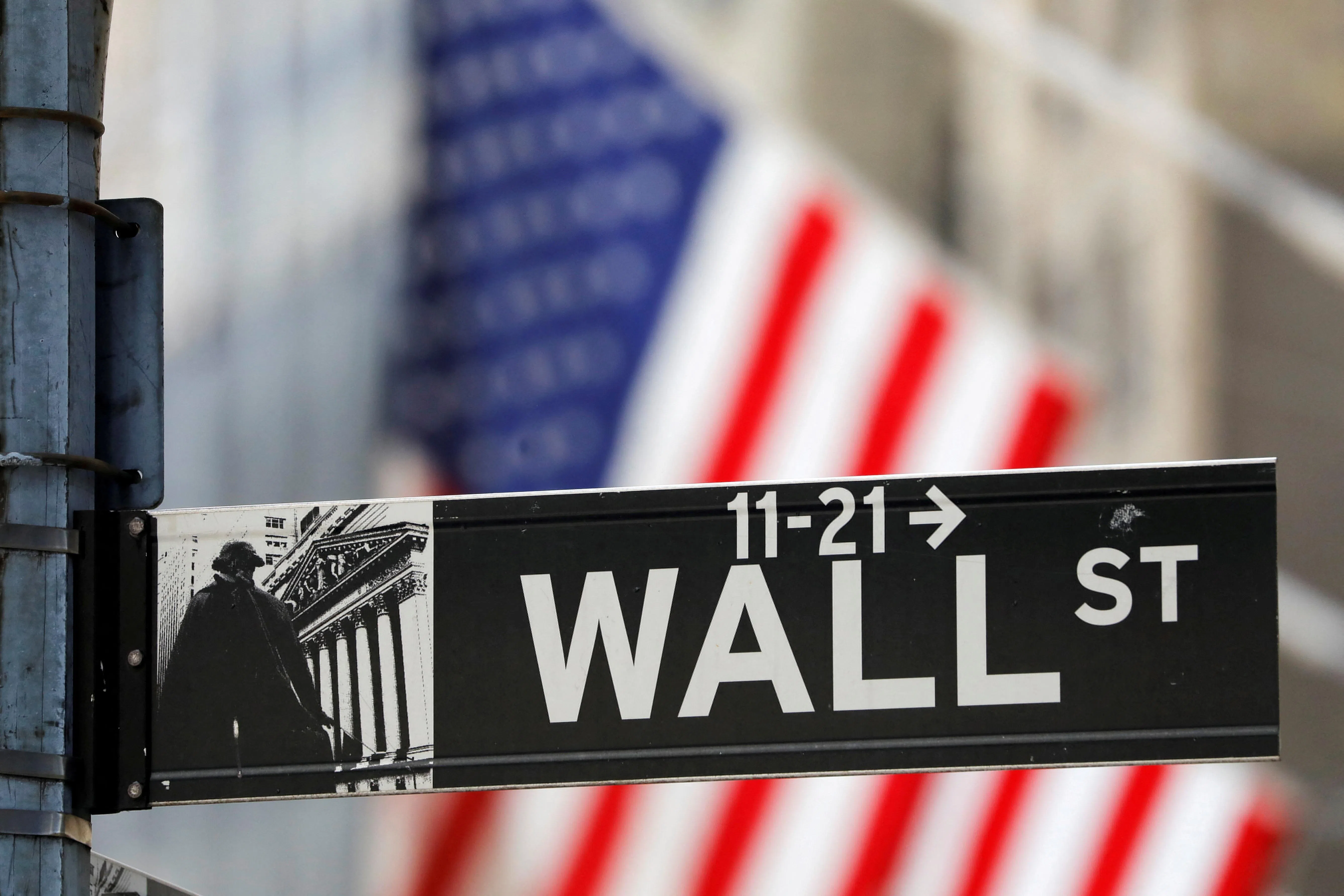 US: Wall Street ends higher as Amazon soothes AI jitters