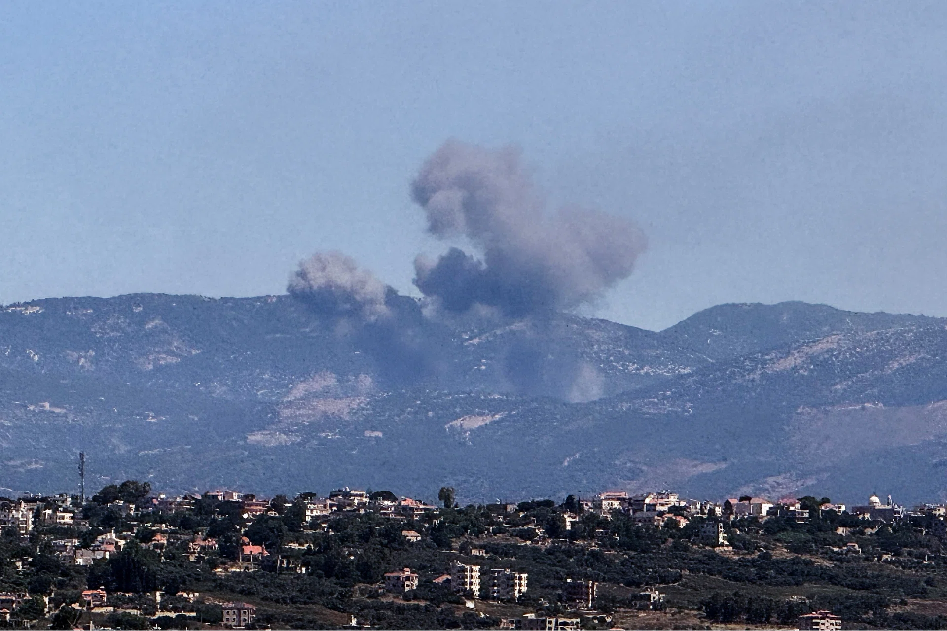 Israel strikes Lebanon as US prepares fresh Iran sanctions