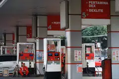 The government has since permitted private retailers to import more fuel via Pertamina to address the shortages.