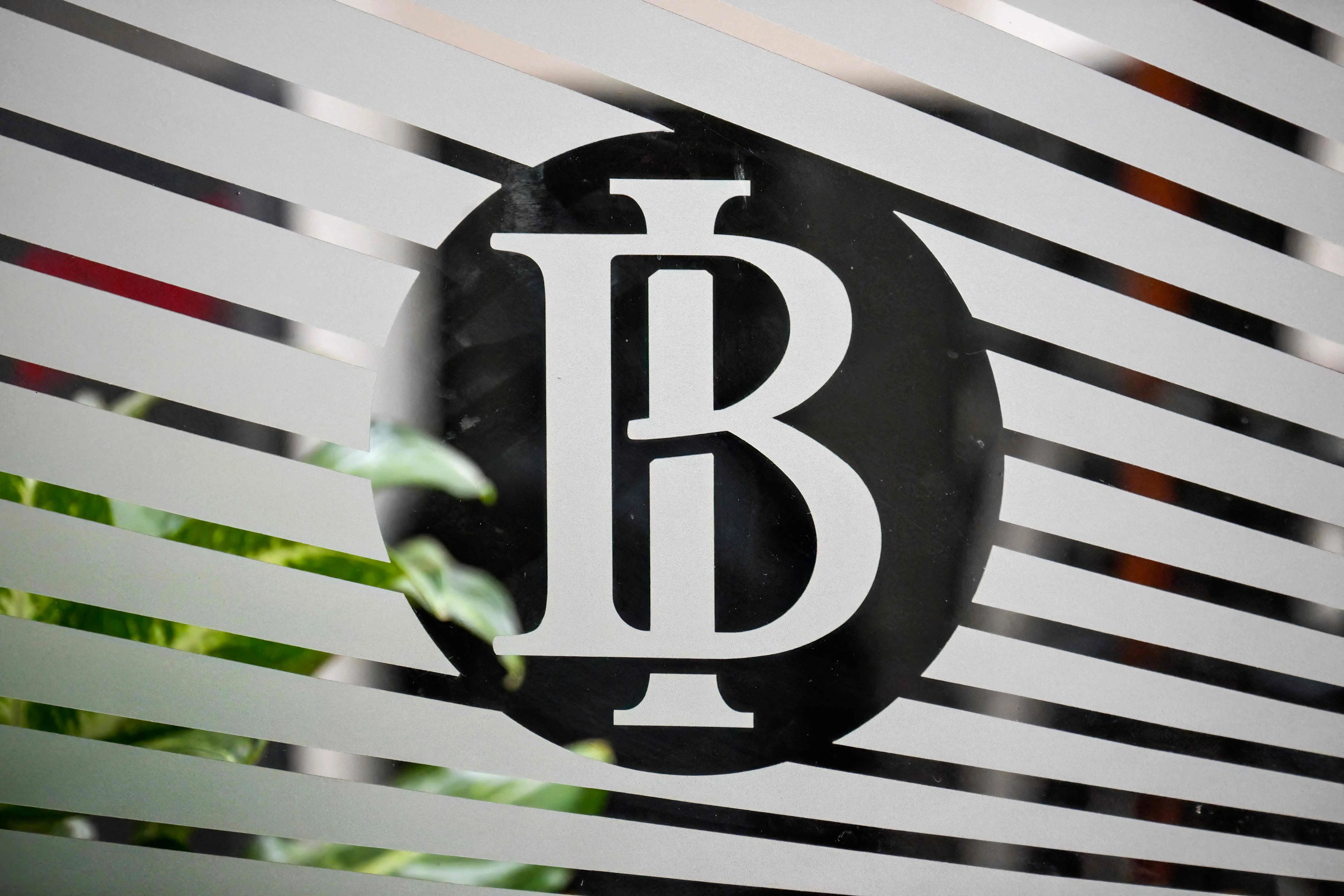 印尼盾风险将影响印尼央行2026年的谨慎宽松政策路径- The Business Times