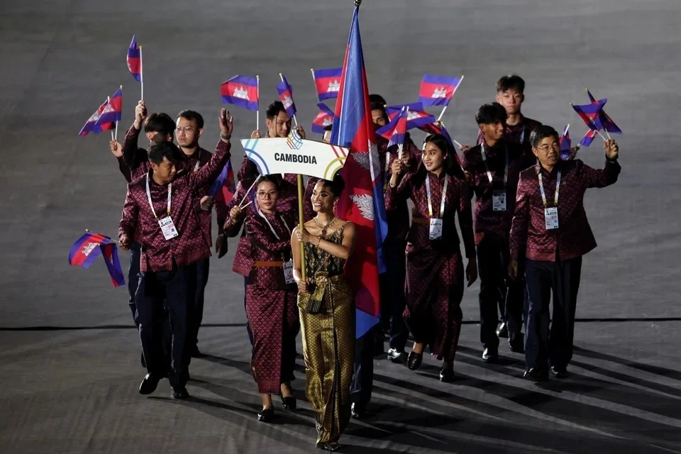 The 137-member Cambodian sports delegation, participating in 12 sports, has withdrawn due to concerns about escalating tensions at the border with Thailand.