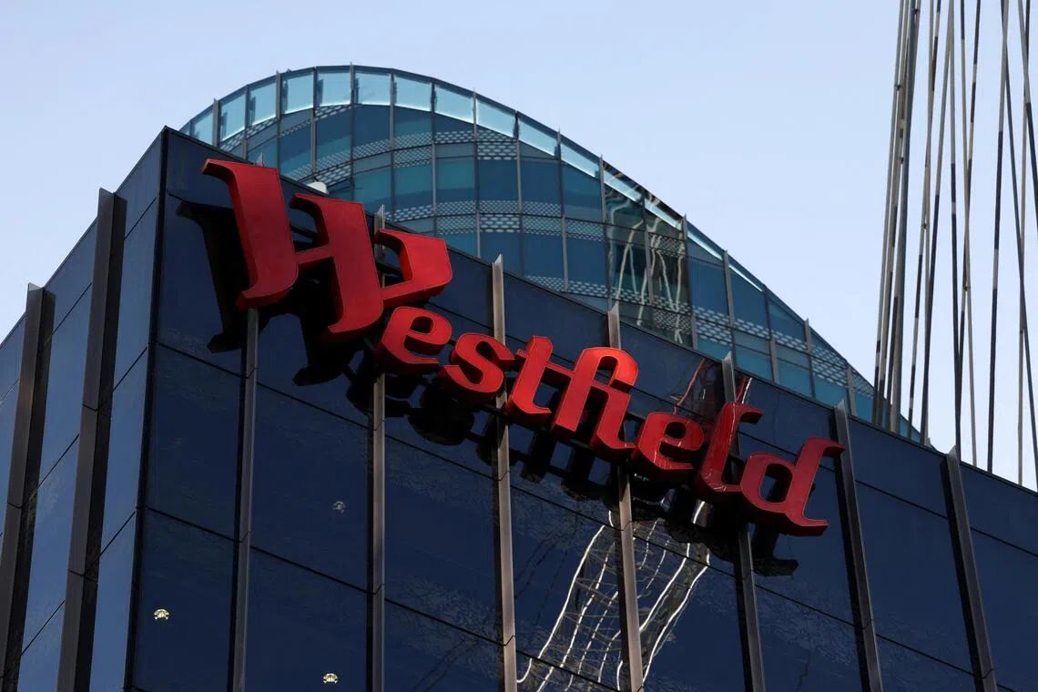 Westfield Sydney, located in the central business district, houses approximately 270 local and international premium retail stores.