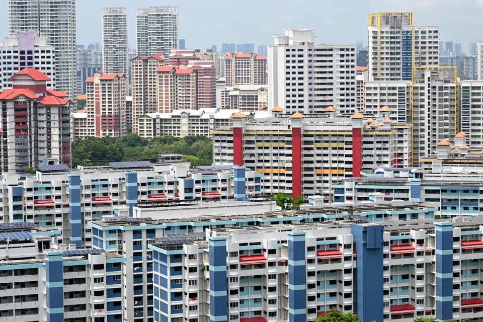 The Home Improvement Programme was initially offered to 320,000 flats that were built up to 1986 and had not undergone the previous Main Upgrading Programme. 