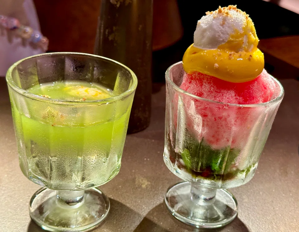 Desserts include Sichuan ice jelly and ABC ice kacang.