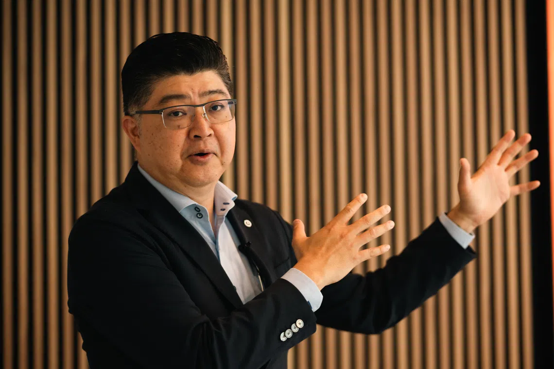Founding management and group chief executive officer (CEO) Lennard Yong set up Ascentium in Singapore by leveraging support from his sponsors. He was drawn by the city's pro-business environment and strategic position amidst a shift of multinational headquarters to Asia. 