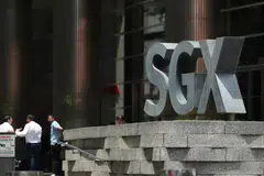 Across the broader market, decliners outnumber advancers 275 to 194, with 890.1 million shares worth S$1.1 billion changing hands.