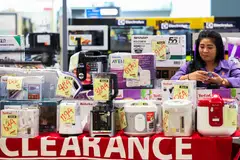 Thailand's cabinet on Tuesday approved keeping the value-added tax at 7 per cent for another year.