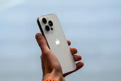 Apple introduced the latest version of its flagship device, the iPhone 16, betting it can entice consumers with modest hardware upgrades and AI technology that’s still on the horizon. 