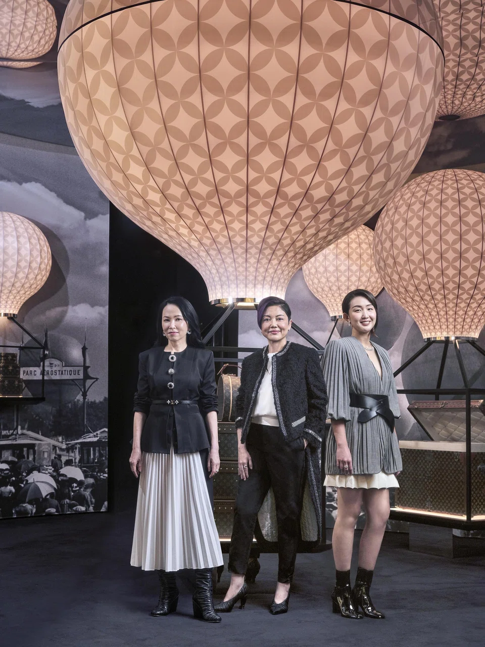 luxecover18 - BTLUXE-LV-COVER


From left: Tan Min Lan, head of the Asia-Pacific investment office at UBS Global Wealth Management’s chief investment office; Lee Hui Li, managing director of Microsoft Singapore; and Charmain Kwee, group executive director of Eurokars Group.