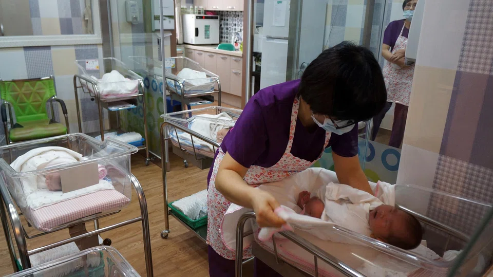 South Korea’s birth rate fell to a record low last year, official data shows, despite having poured billions of dollars into efforts to encourage women to have more children and maintain population stability.