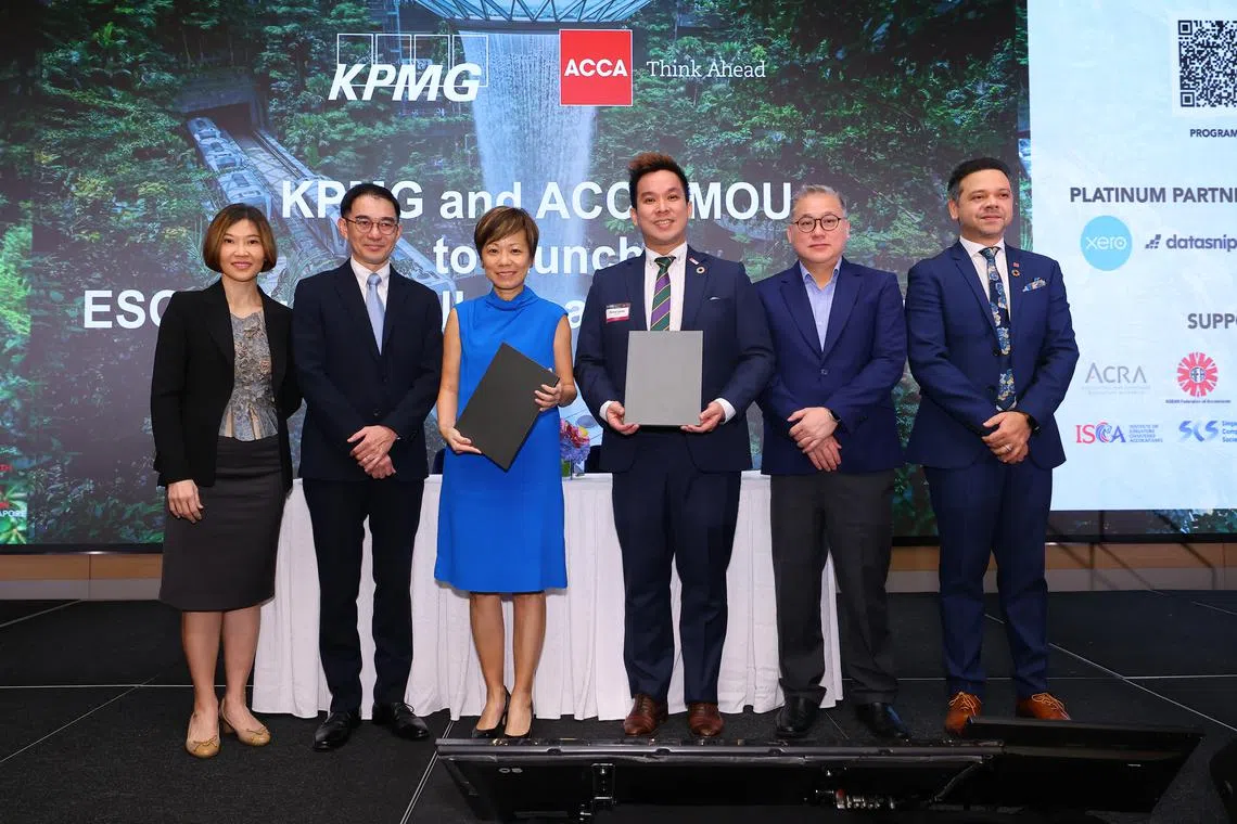 From left: Chan Yen San, partner and head of professional practice, KPMG in Singapore; Alex Koh, partner and head of audit, KPMG in Singapore; Lee Sze Yeng, managing partner, KPMG in Singapore; Daniel Leung, country manager, ACCA Singapore; Lau Kam Yuen, partner, COO/CFO and head of central services, KPMG in Singapore; and Pulkit Abrol, director of Asia-Pacific, ACCA.
