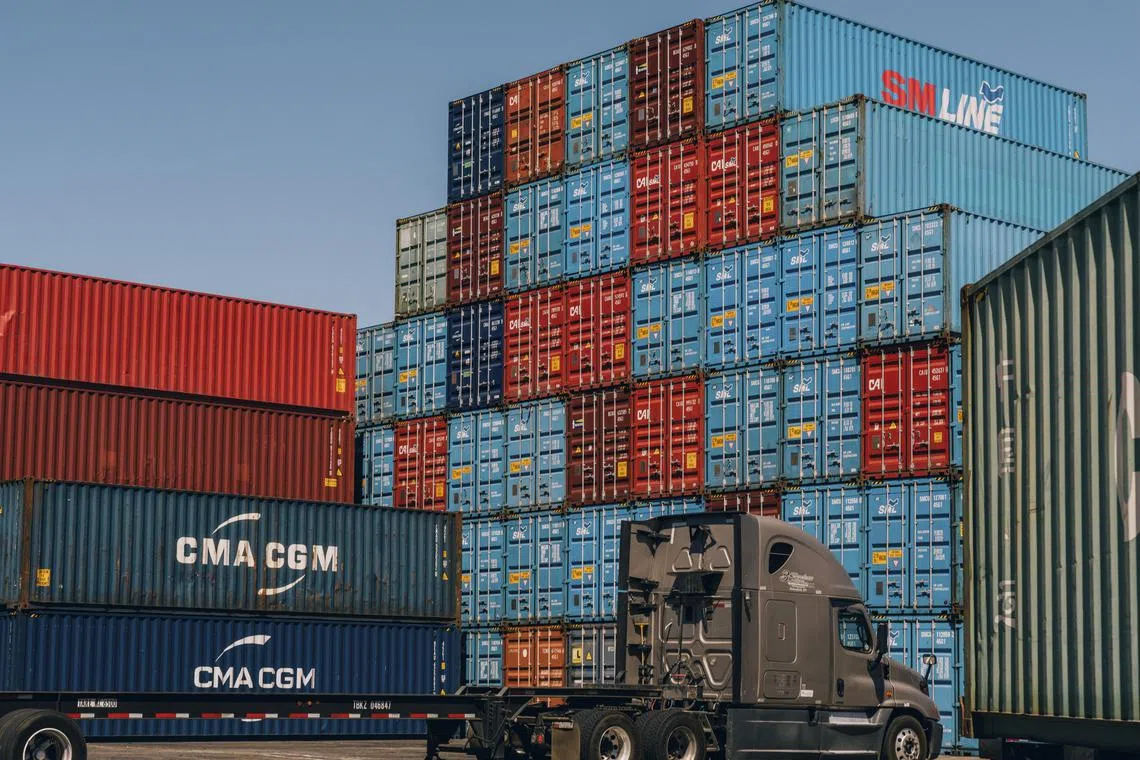 In a supply chain context, credit insurance provides cover of non-payment of an invoice owed by a buyer, typically a large company. 