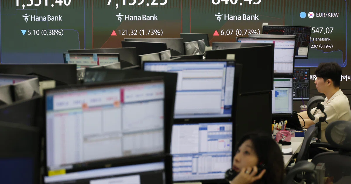 South Korea shares fall as Asian stocks slide on global sell-off, chip rout