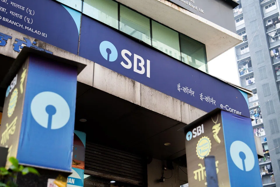State Bank of India's net profit rose 28 per cent to 183.31 billion rupees (S$2.9 billion) compared with 143.3 billion rupees a year ago.