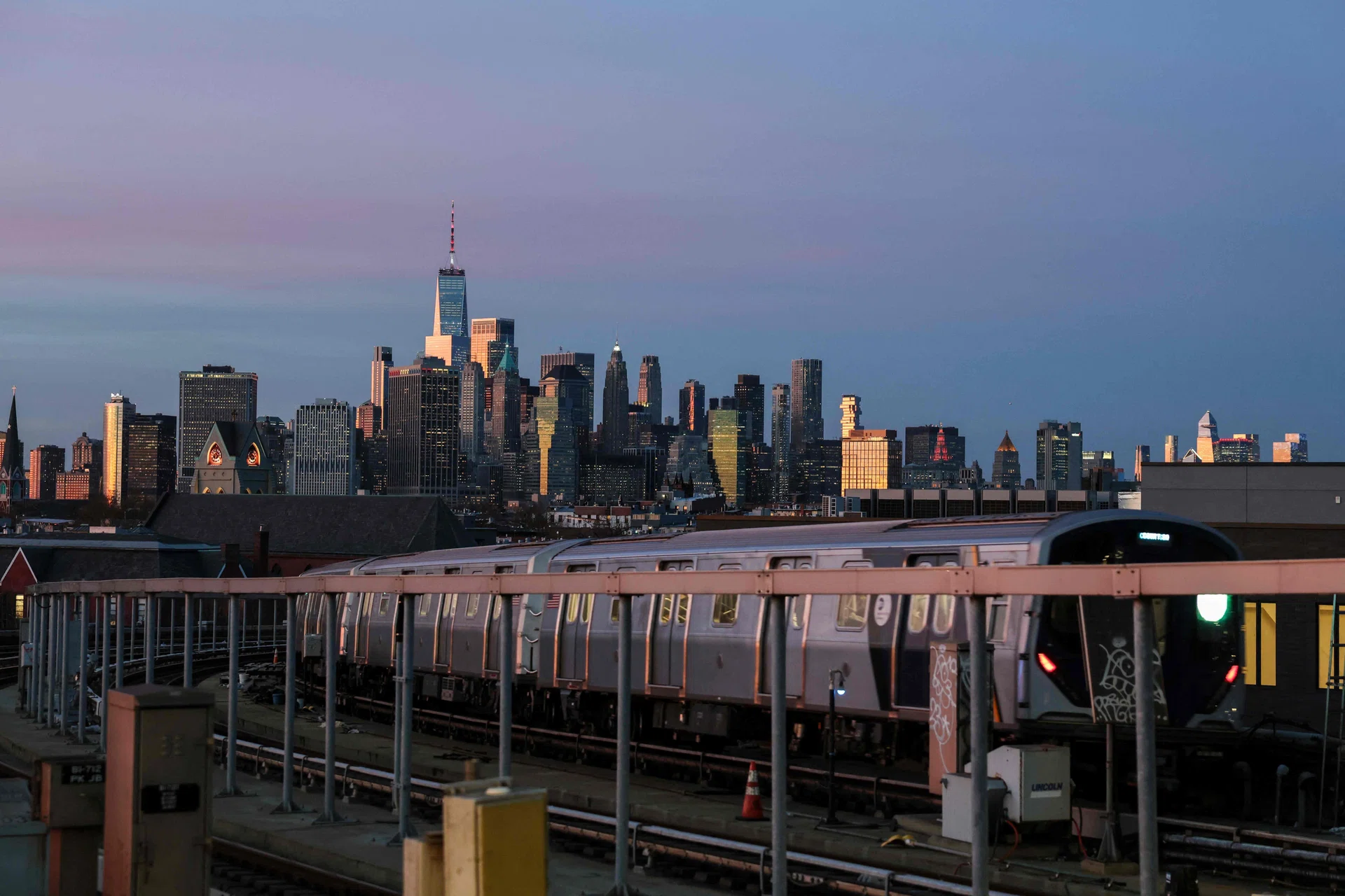 New York City to get 12,000 new apartments from old office buildings