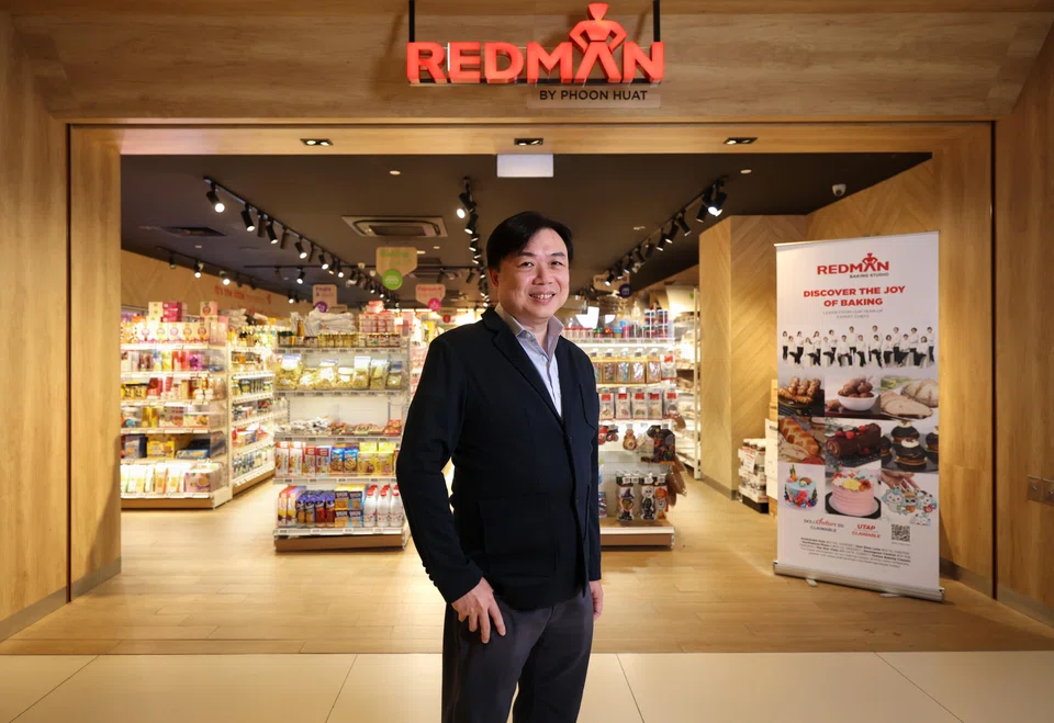 Lee Tjen Chew, CFO of Phoon Huat, points out that for a long time, Phoon Huat’s FX management involved using paper-based documentation, faxes and phone calls, to get price quotes from FX dealers, who sometimes called back only half a day later with a quote.