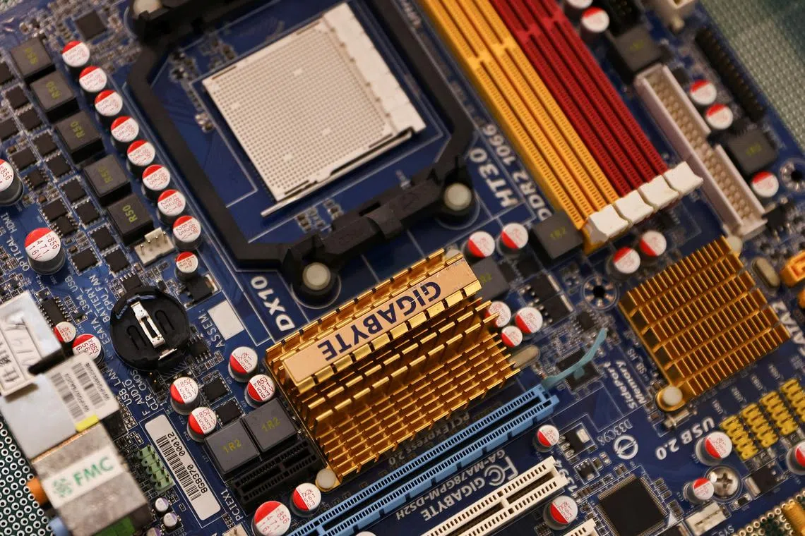 Facing order cancellations and reduced demand, some chipmakers have begun slashing prices to reduce their inventories.