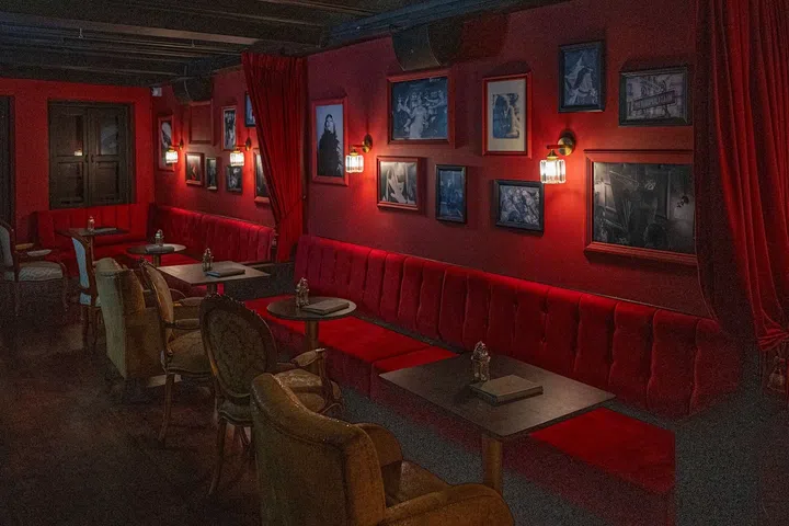 Madame Claude - romantic bars Singapore