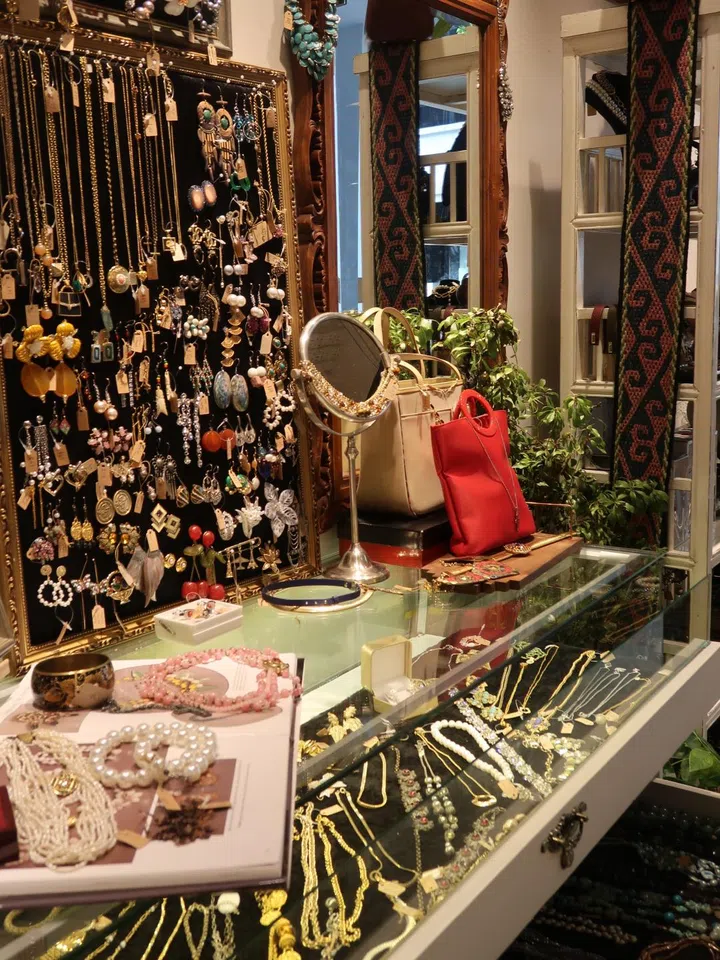Best Thrift Shops And Vintage Fashion Stores In Singapore