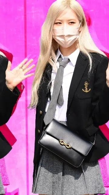 Blackpink rose outfit.