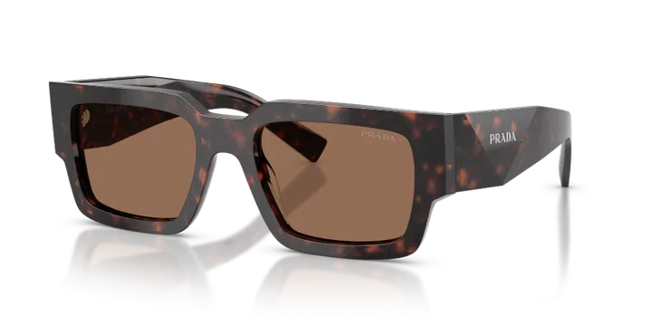 PradaDonnaMayIssue25_0PR_B17S__17N06B__P21__shad