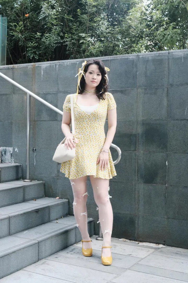 ribbon bow gracie abrams singapore sg concert outfit