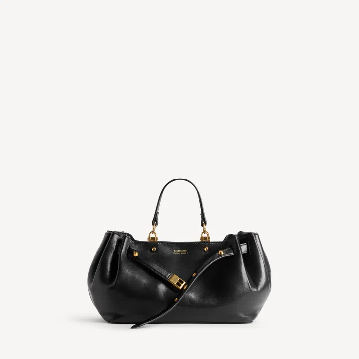 Vintage-inspired luxury branded handbags Fall Winter 2026 - Balenciaga Fan