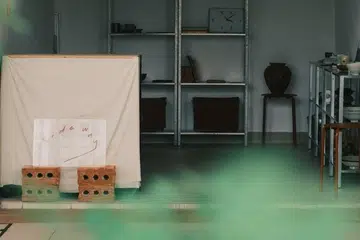 sideway-tiong-bahru-market-pottery-display-singapore